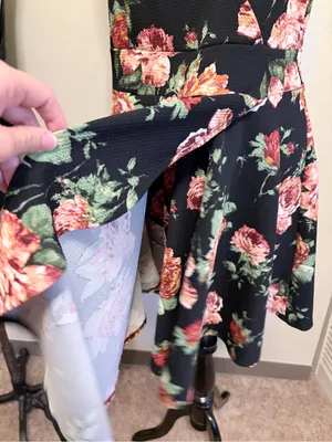 Floral 1X Black V-Neck Spaghetti Strap Dress thumbnail 5