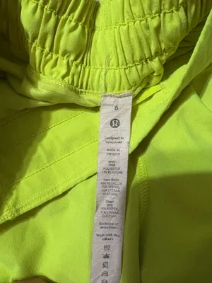 Lululemon 2.5" Hotty Hot Shorts thumbnail 3
