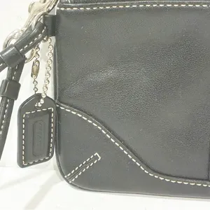 Coach‎ Black Leather White Stitch Zip Top Wristlet Wallet Clutch thumbnail 2