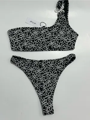 Nasty Gal Black and White One-Shoulder Floral Bikini thumbnail 4