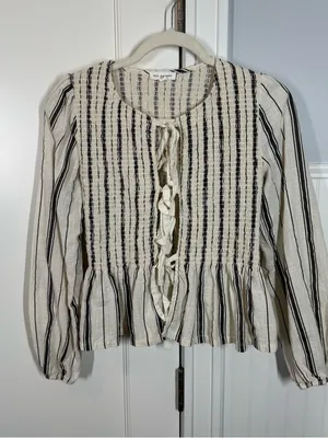 Buckle Blu‎ Pepper Striped Smocked Tie Front Peplum Top size medium gray cream thumbnail 2