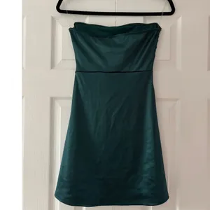 Windsor Dark Green Satin Ruched Strapless Mini Dress Size M Cocktail Homecoming thumbnail 3