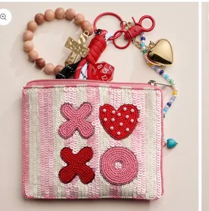 Beaded XOXO Heart Sequin Pouch Pink thumbnail 2