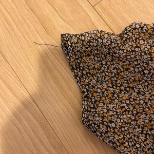 ASTR floral Dress thumbnail 3