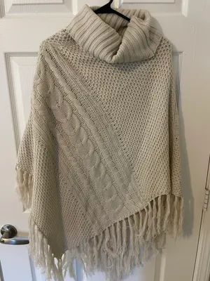 Cream Sweater Size XL thumbnail 2