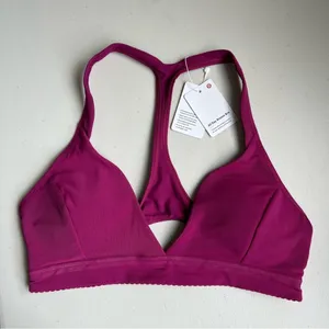 LULULEMON All Day Breeze Bra Magenta Purple, Size 6, NWT thumbnail 2