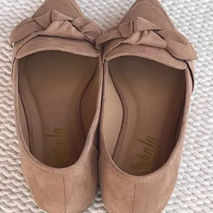 SheIn Pointed Toe Bow Loafers - Mauve/Tan Suede Style - Size 7.5 thumbnail 4