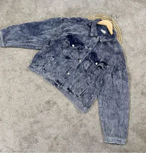 POL Women’s Corduroy Denim Button Down Trucker Jacket in Vintage Wash Blue M thumbnail 4