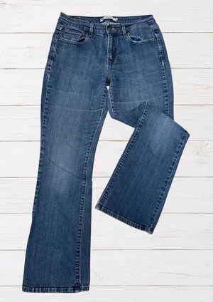 Levi's‎ 515 Bootcut Jeans Women's 8 W29 Medium Wash Stretch Denim thumbnail 1