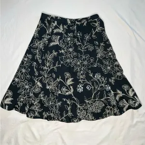 Ann Taylor LOFT Black Floral Sequins A-Line Skirt Size 4 Knee Length thumbnail 7