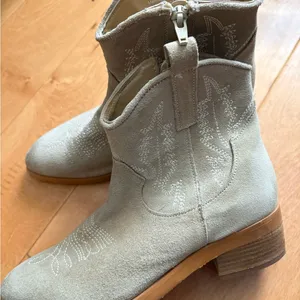 Diba True Get Crackin' western booties boots cowgirl beige suede sz 7 thumbnail 4