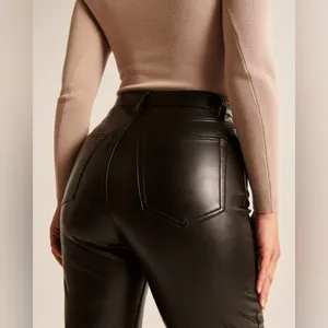 Curve Love Vegan Leather 90s Straight Leg Pant thumbnail 4