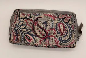 Vera Bradley All‎ In One Crossbody Wallet Womens OS Grey Pink Paisley RFID thumbnail 1