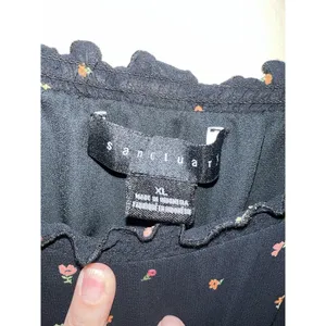 Sanctuary Anthropologie Women Top L Black Floral Ruffle Lined Smocked Blouse thumbnail 4