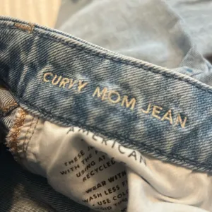 American Eagle Curvy Mom Jeans thumbnail 4