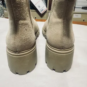 Steve Madden Howler Sand Suede Lug Sole Chelsea Ankle Boots Womens 9 M thumbnail 6