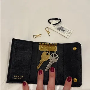 Prada Authentic Black Saffiano Leather Gold Key and Card Holder thumbnail 3