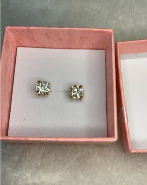 Stud earrings Gold thumbnail 1