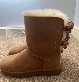 UGG boots thumbnail 1