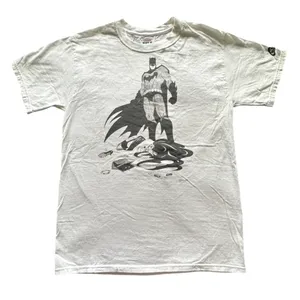 Hanes Batman Black and White #4 by Amanda Conner T-Shirt Size Medium thumbnail 1