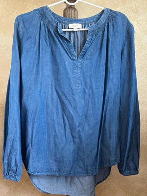 LOFT Blue Soft Denim Long Sleeve V-Neck Popover Top - Size: medium thumbnail 3