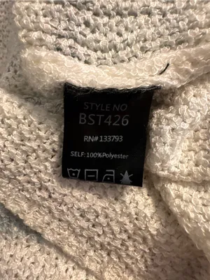 POL Deep V-neck Striped Stars Americana Oversized Lightweight Knit Sweater Med thumbnail 5