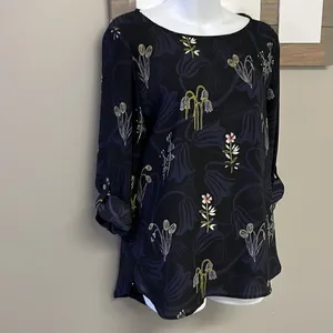 LOFT Black and Navy CrewNeck Floral Long Sleeve Blouse with Side Slits- Medium thumbnail 8