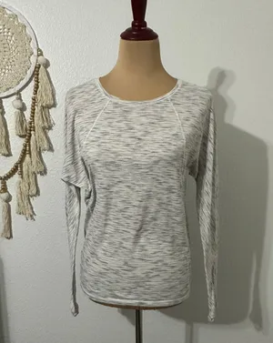 Lululemon Long Sleeve thumbnail 2