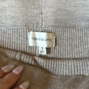 Gray Ribbed Leggings thumbnail 2