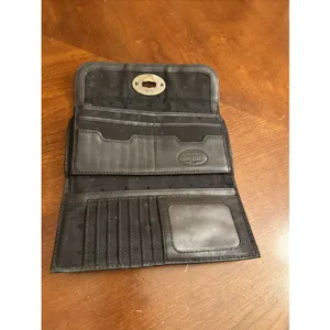 Fossil Authentic Black Genuine Leather Bifold Wallet Classic Natural W Turn Lock thumbnail 6