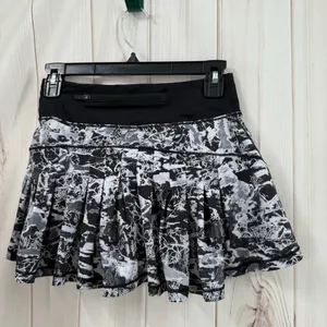 Lululemon Women’s 2 Circuit Breaker Skort Interlaced Alpine Tennis Golf Athletic thumbnail 2