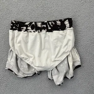 Lululemon Hotty Hot High Rise Shorts 4" Monarch Bloom Athletic Gym Women's 8 thumbnail 4