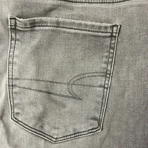 American Eagle hi-rise Jegging Grey distressed jeans. thumbnail 4