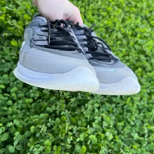 Nike Air Max Axis Low Grey Woman’s Comfy Running Sports Outdoor Shoes Size 8 thumbnail 3