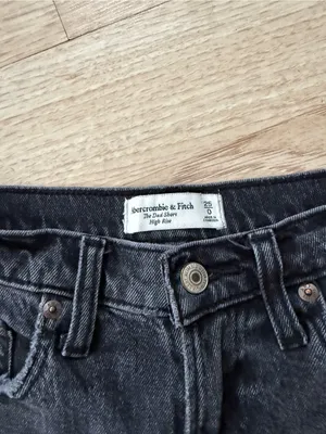 Abercrombie and Fitch The Dad High Rise Shorts Washed Black Size 25 thumbnail 2
