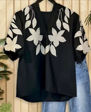 Women’s Size Medium Floral Embroidery Rocking V-Neck Puff Sleeve Blouse Black thumbnail 1