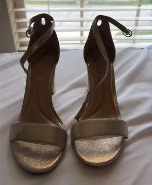 Kelly & Katie Heels thumbnail 1