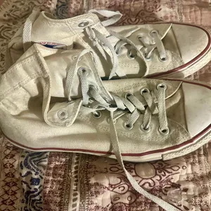 White High-Top Converse thumbnail 4
