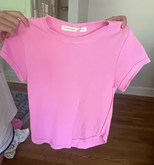 Crop Top thumbnail 1