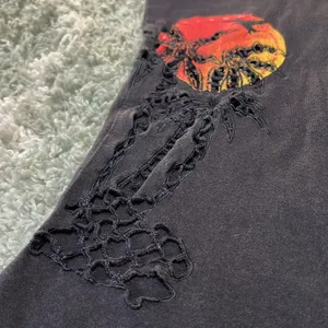Vintage 2002 Y2K Billabong 🏝️”welcome to paradise” cross-stitch palm cutout tee thumbnail 5