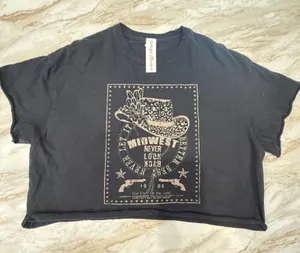 Black Graphic Crop Top Size L thumbnail 1
