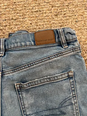 Women’s American Eagle Mom Shorts thumbnail 7