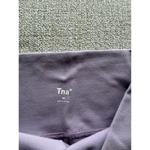 Tna Aritzia Atmosphere High Rise Biker Shorts Purple Mauve Womens Medium‎ M 7in thumbnail 3