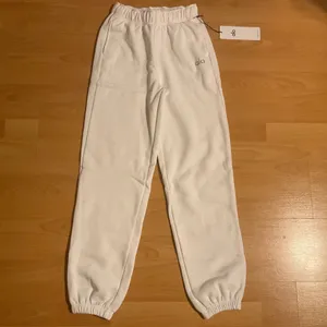 Alo Yoga Accolade Sweatpant White XXS thumbnail 2