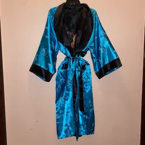 🩵🖤 Reversible Oriental Embroidered Floral Dragon Kimono 🖤🩵 thumbnail 5