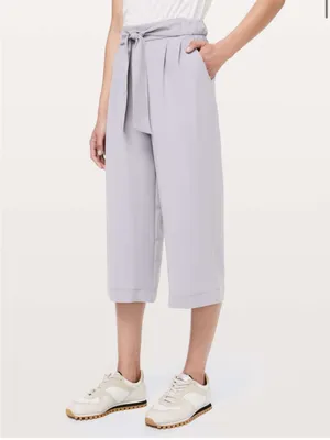 Lululemon Noir Crop pants sz 8 thumbnail 2