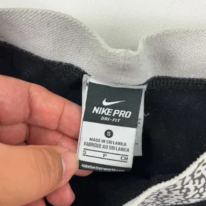 Nike Pro Dri-FIT Leggings Womens Small Black Compression Just Do It Graphic thumbnail 8
