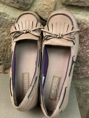 Skechers Women's Brown Loafers with Fringe and Bow size 8. thumbnail 1
