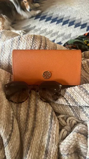 Tory Burch Sunglassess thumbnail 3