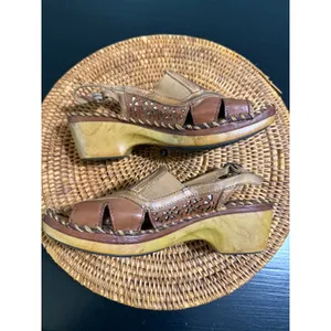Ariat Brown Leather Laser Cut Floral Wedge Sandals Slingback Clogs Womens 9B thumbnail 6